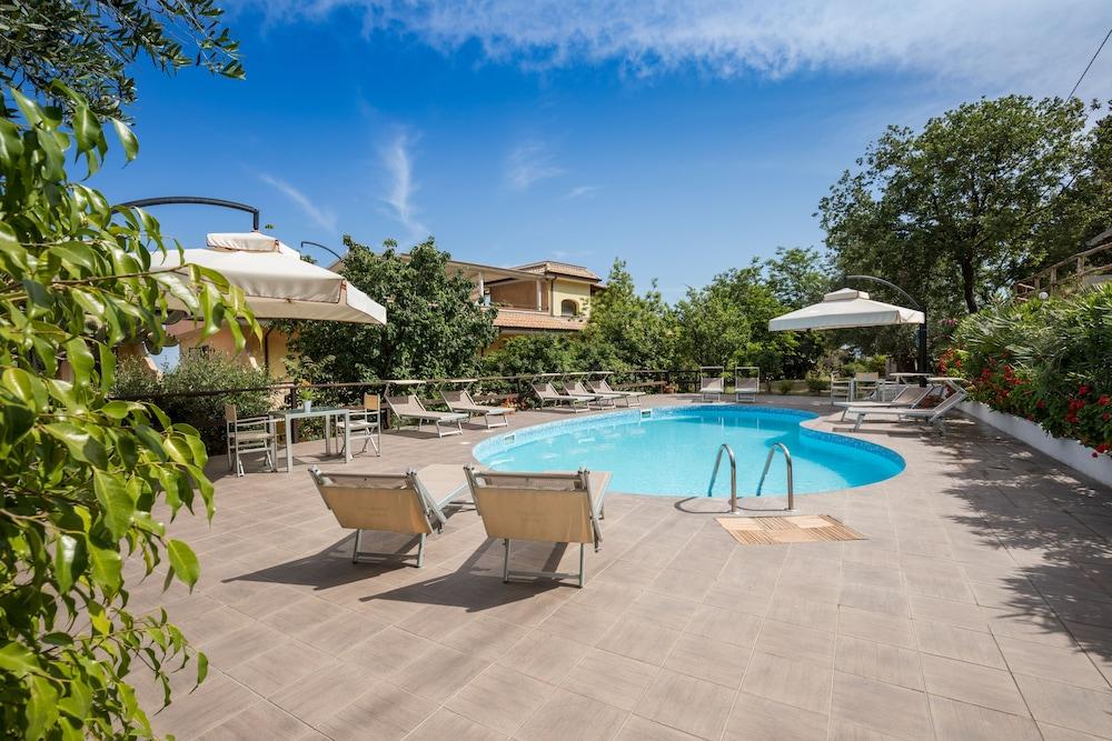 Hotel Cannamele Resort ปาร์เกลียา ภายนอก รูปภาพ